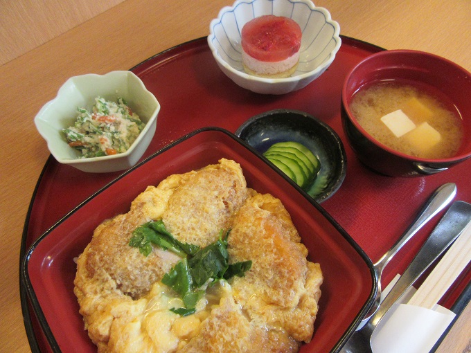 9月病棟内調理　カツ丼(1)　　IMG_0268